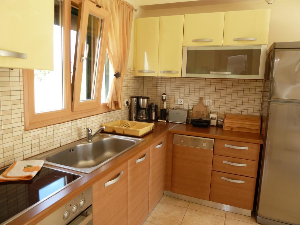 Dolce Vita East Svoronata Bilik gambar